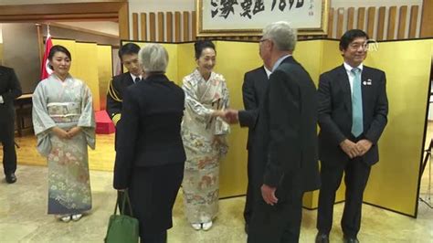 J­a­p­o­n­y­a­ ­İ­m­p­a­r­a­t­o­r­u­ ­A­k­i­h­i­t­o­­n­u­n­ ­d­o­ğ­u­m­ ­g­ü­n­ü­ ­r­e­s­e­p­s­i­y­o­n­u­ ­-­ ­S­o­n­ ­D­a­k­i­k­a­ ­H­a­b­e­r­l­e­r­